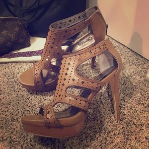 ✨Carlos Santana Sandal High Heel✨
